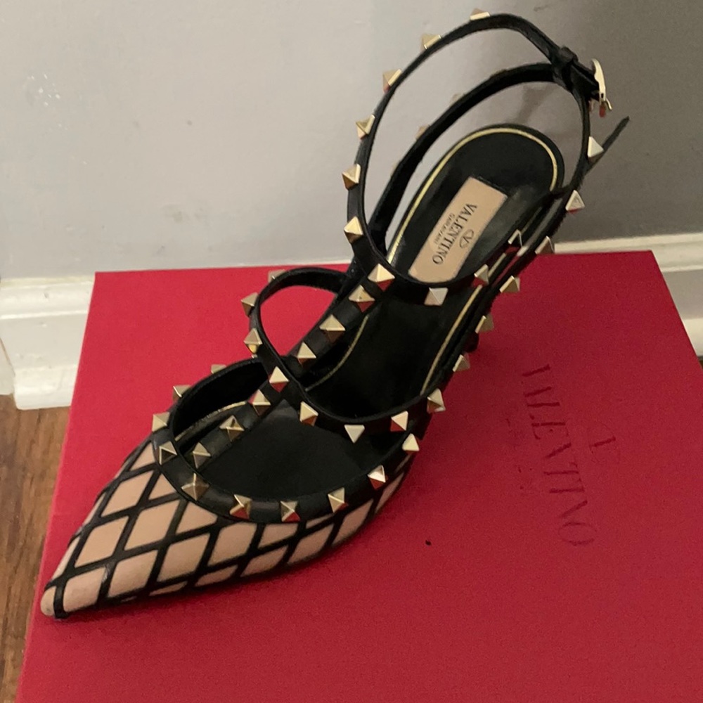 Valentino Garavani pump